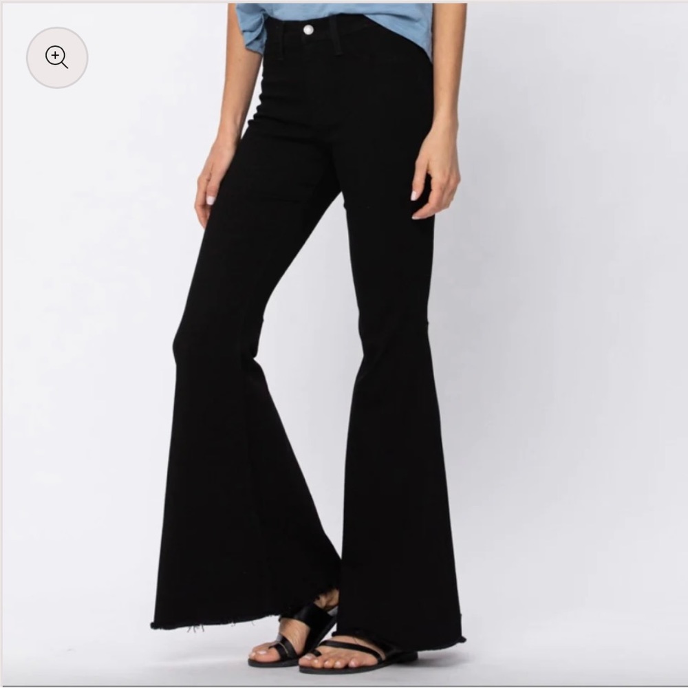 Judy Blue Los Angeles Bell Bottom Jeans
